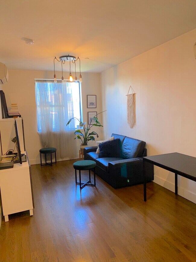 Foto del edificio - 2077 Fulton St