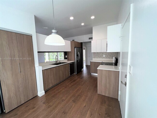 Foto del edificio - 10201 NW 56th St