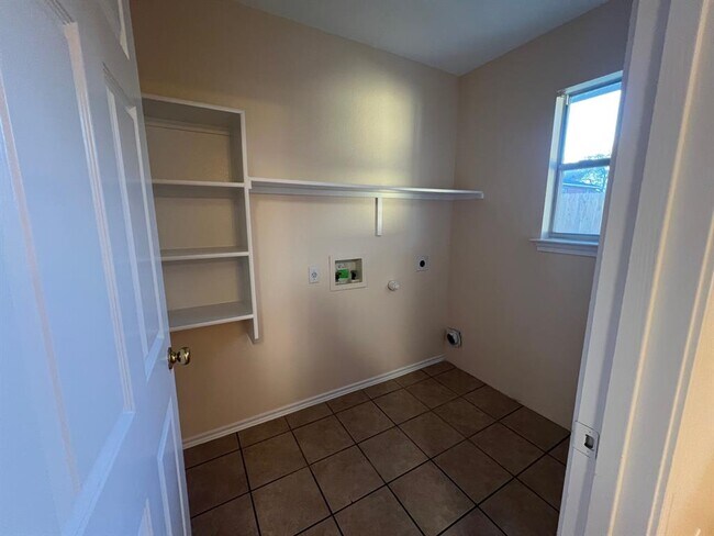 Foto del edificio - 120 Salado Dr