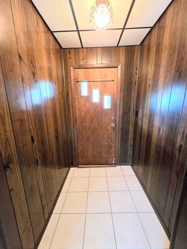 Foto del edificio - Charming 2-Bedroom Home with Fenced Yard, ...
