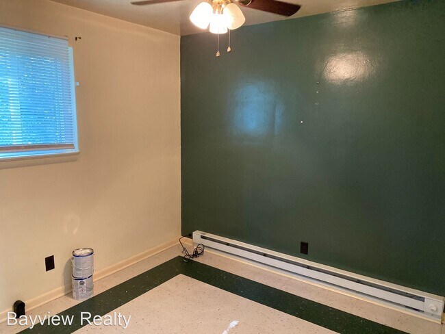 Building Photo - 2 br, 1 bath House - 3875 Wake Cir. Apt. B