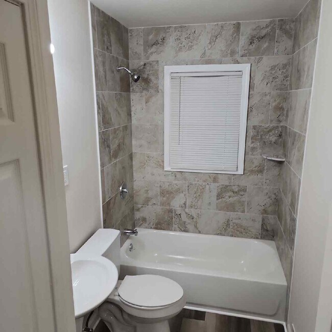 Building Photo - 3013 Garey Ln