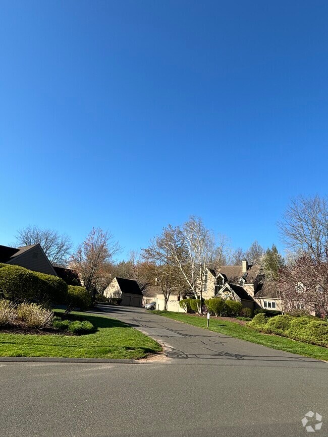 Steeplechase 3 Bedroom Apartments for Rent West Hartford, CT 1