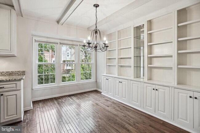 Foto del edificio - 5134 Heritage Ln