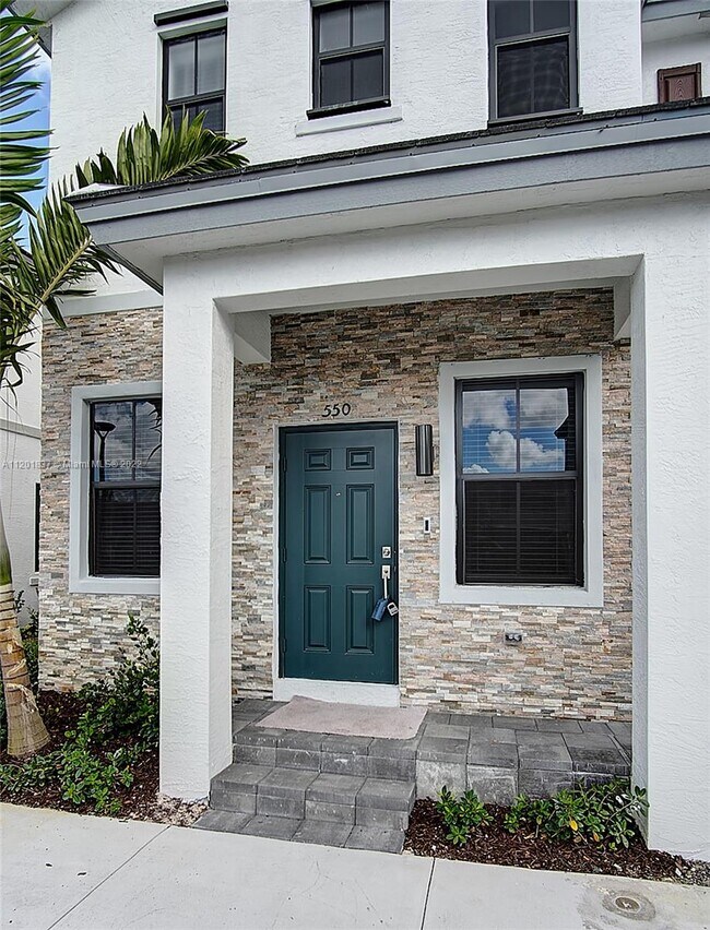 Foto del edificio - 550 SW 19th Ter