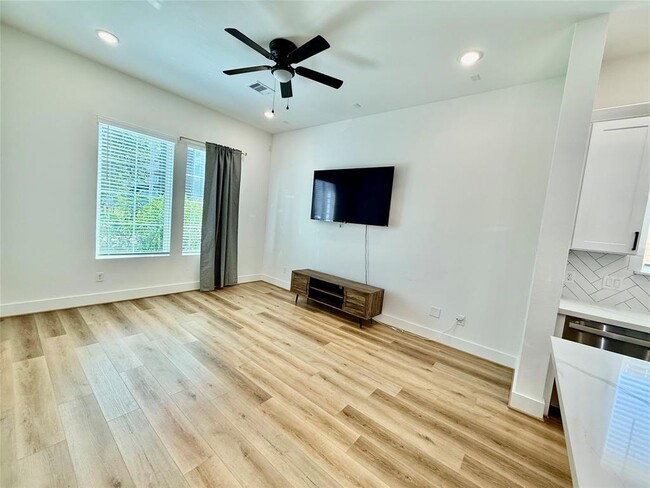 Foto del edificio - 3613 Rosalie St