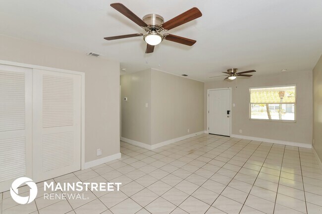 Foto del edificio - 2300 23rd Ave W