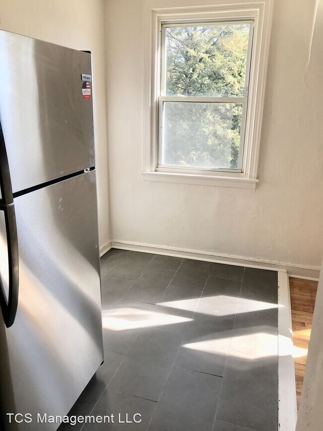 Building Photo - 2 br, 1 bath House - 395 1/2 E. Cliveden St