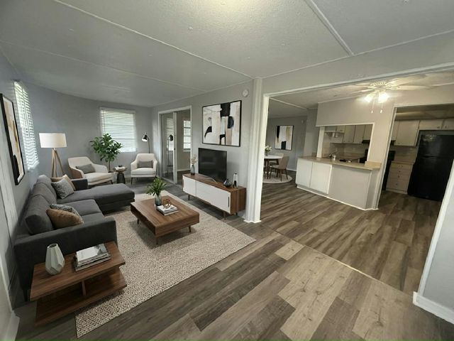 Foto del edificio - 111 48th Ave W