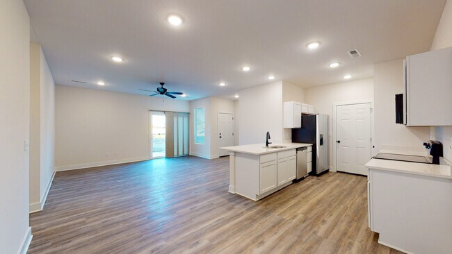 Foto del edificio - 15656 E 21st Ct N