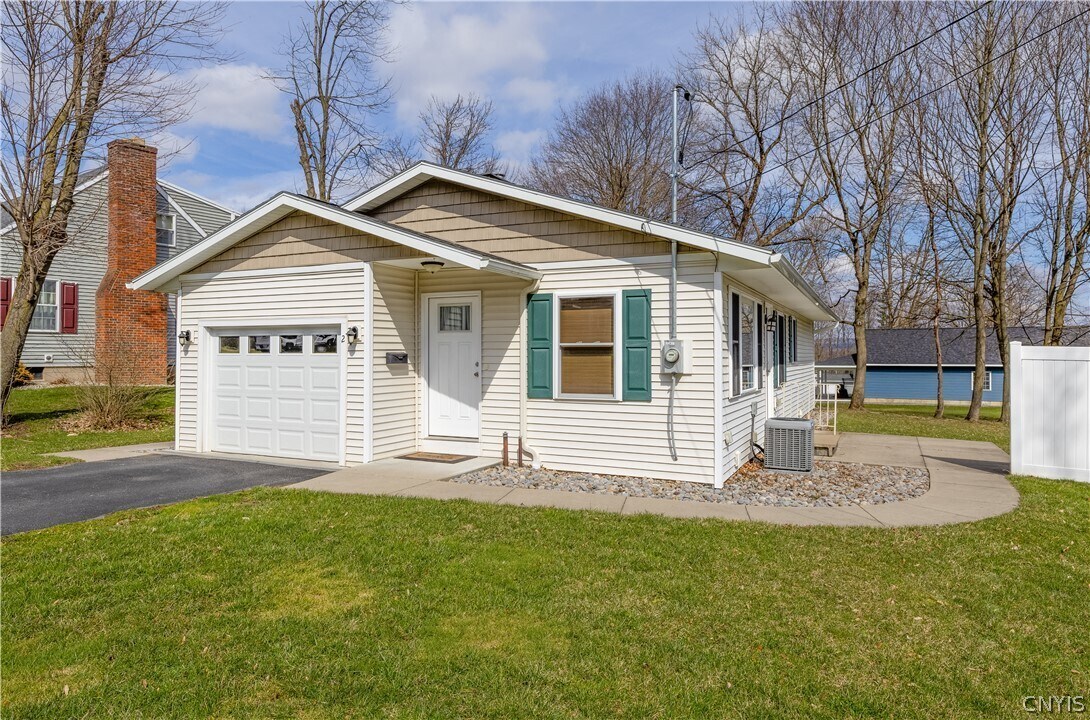 Primary Photo - 2 Cresthill Dr