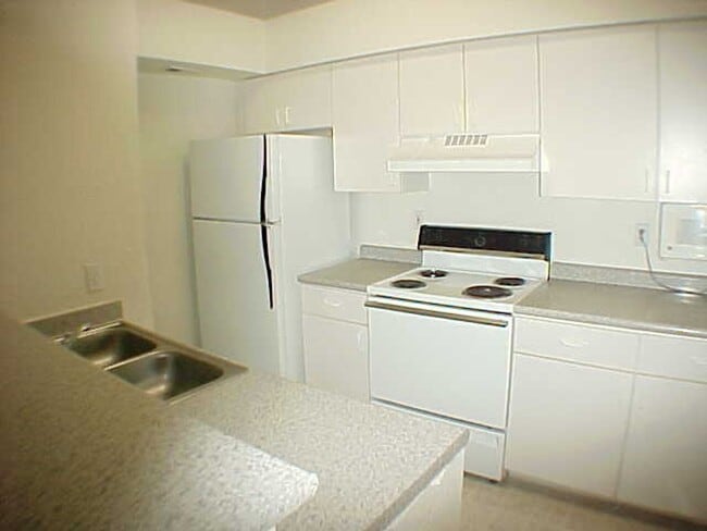 Building Photo - 2-Bedroom, 2-Bath Condo at Park Central – ...