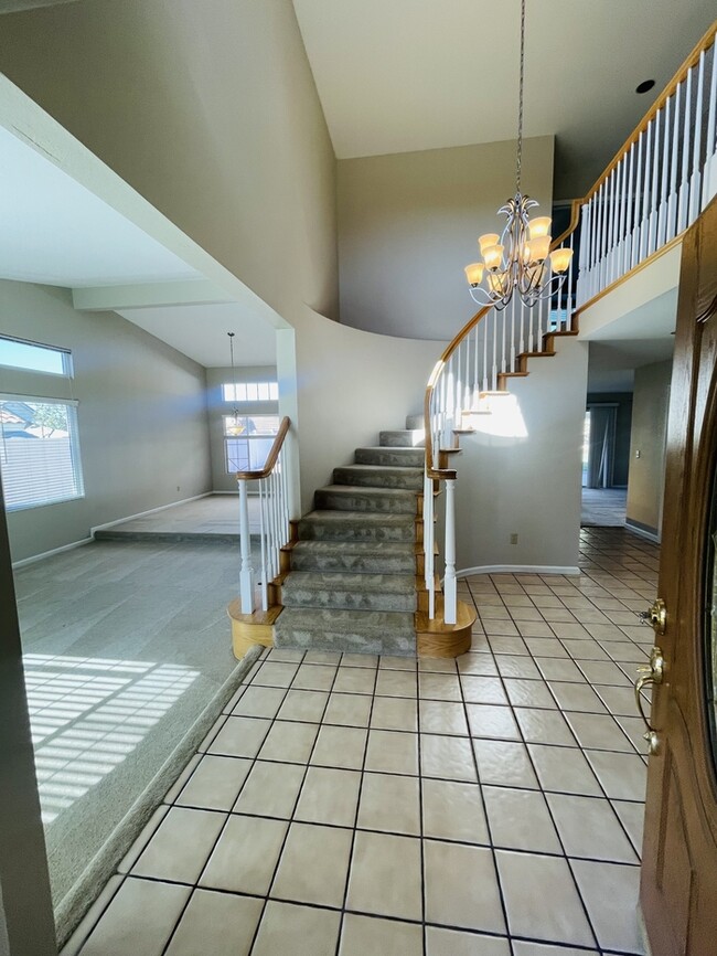 Building Photo - Day Lily Dr.