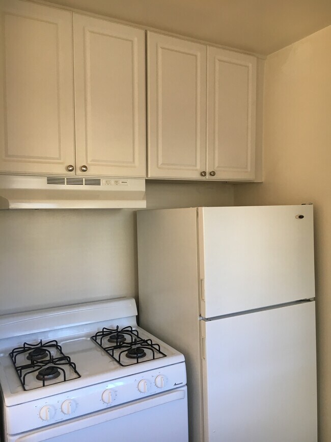 Building Photo - 1114 Tamarind Ave