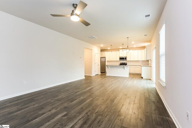 Foto del edificio - 105 Wild Lily Dr