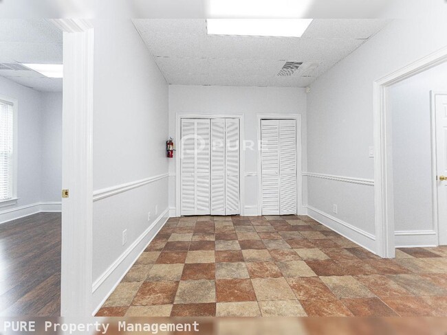 Foto del edificio - 7175 Jonesboro Rd