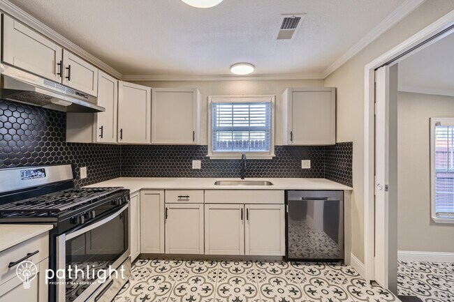 Building Photo - 3920 Calmont Avenue, Fort Worth, TX, 76107