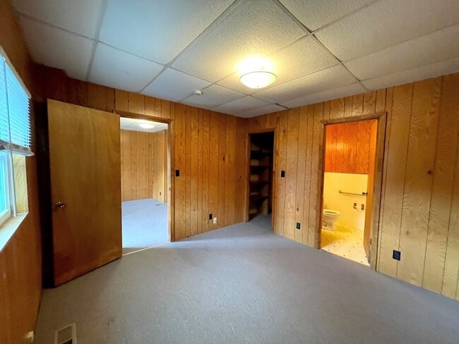 Building Photo - 1 Bedroom Apt Downtown Marion NC