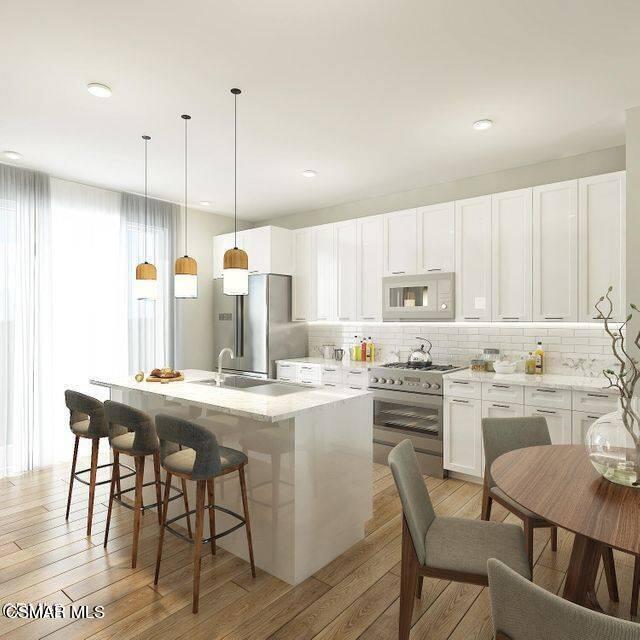 Building Photo - 1532 E Thompson Blvd