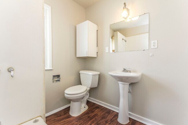 Foto del edificio - Spacious 2 bedroom 1 bath home
