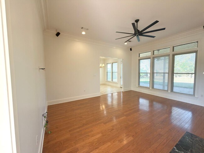 Foto del edificio - Beautiful Four Bedroom Home In the Fairhill at Bluebonnet Highlands Neighborhood