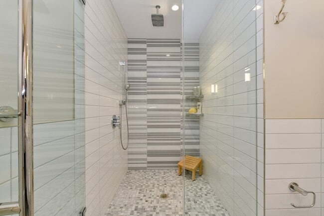 Pictures are representative samples of the advertised unit. In some cases, the actual units you tour - 131 Broad St