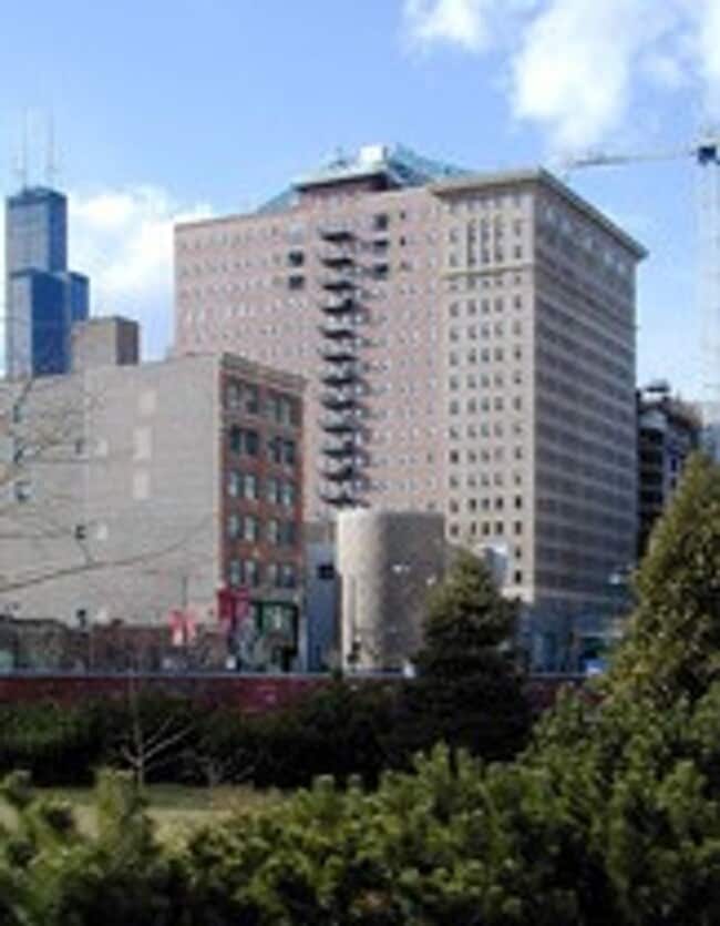 Building Photo - BEAUTIFUL STUDIOAPARMENT IN BURNHAM PLAZA WITH 1.0 BATH