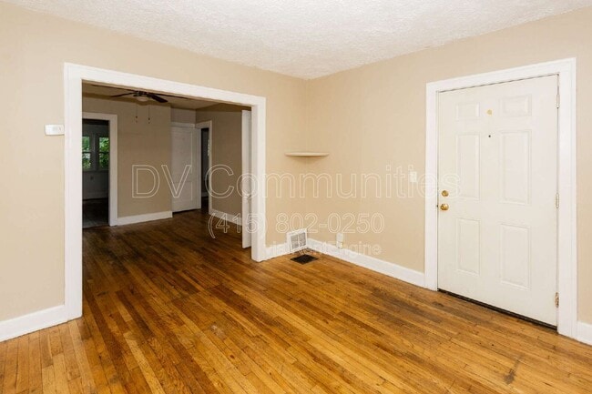 Building Photo - 3849 W 135th St