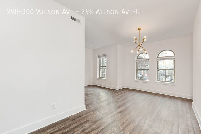 Building Photo - Luxury 2 Bedroom in Franklin Park