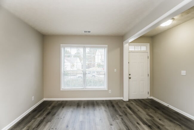 Foto del edificio - 7121 Silver Mine Crossing SE