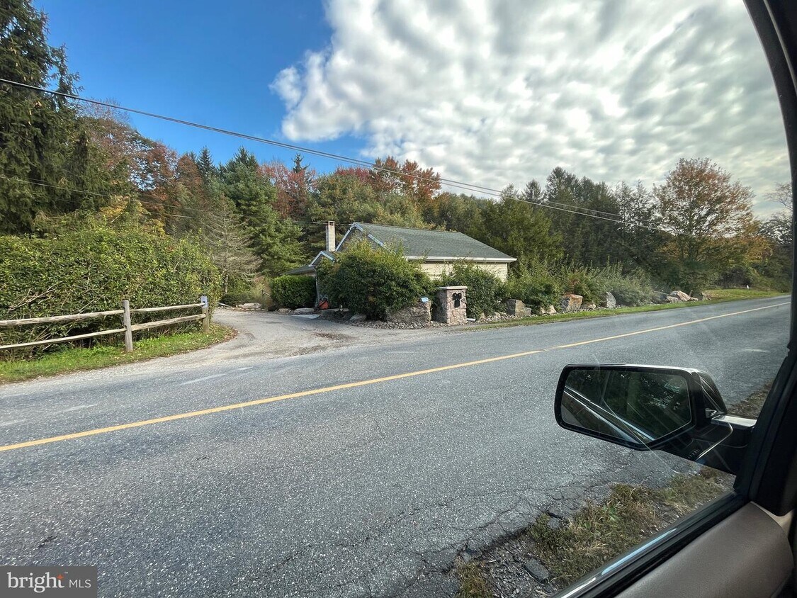 Primary Photo - 155 Valley Rd