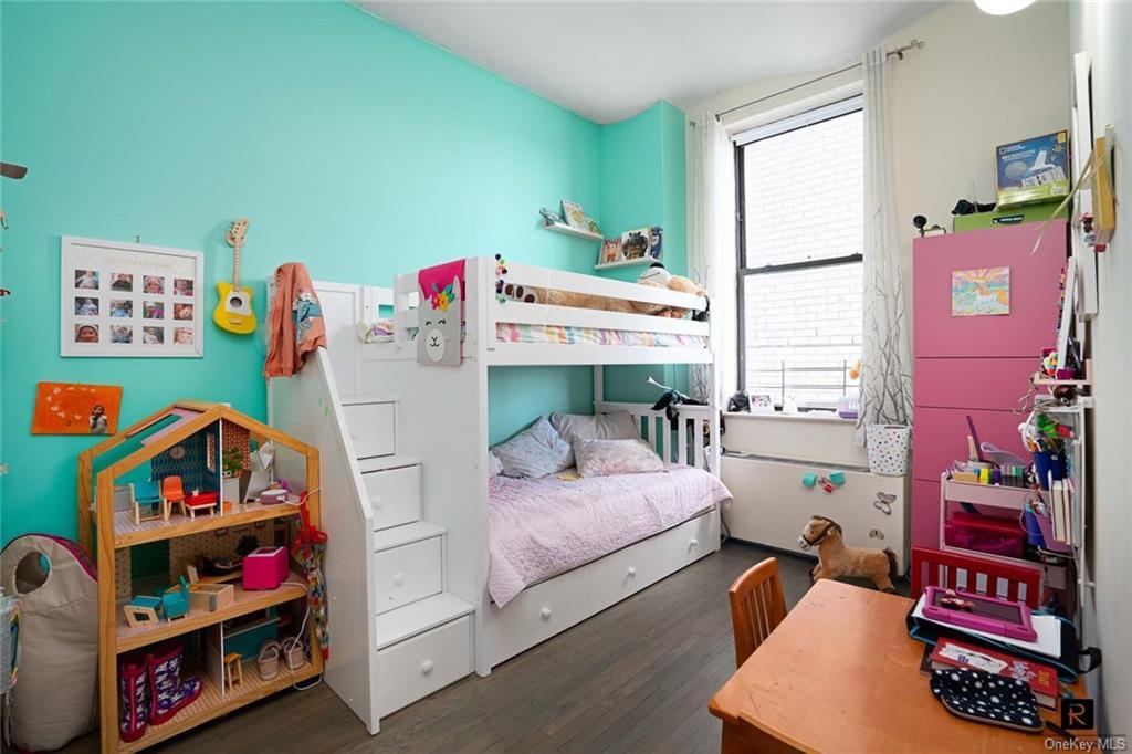 Foto principal - 312 E 23rd St