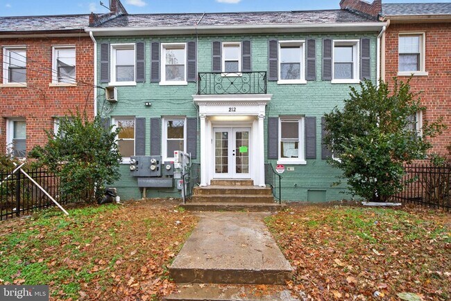 Foto del edificio - 212 36th St NE