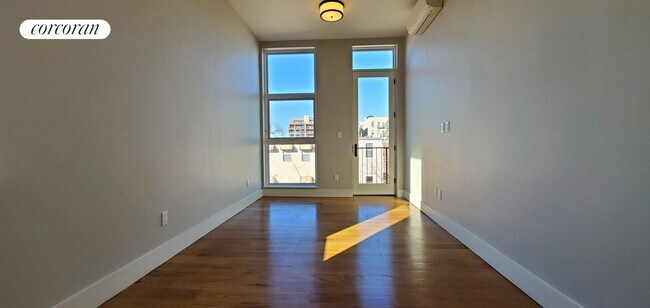 Foto del edificio - 1409 Bryant Ave