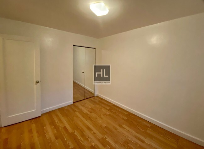 Building Photo - 66 Avenue