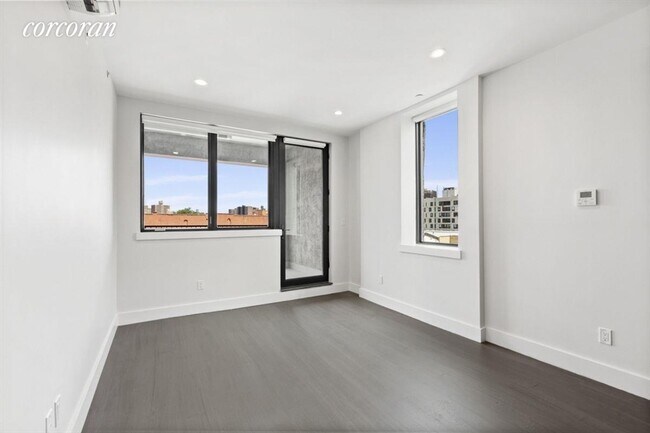 Building Photo - 2505 3rd Ave.