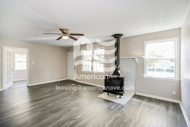 Foto del edificio - 742 Sommer St NE