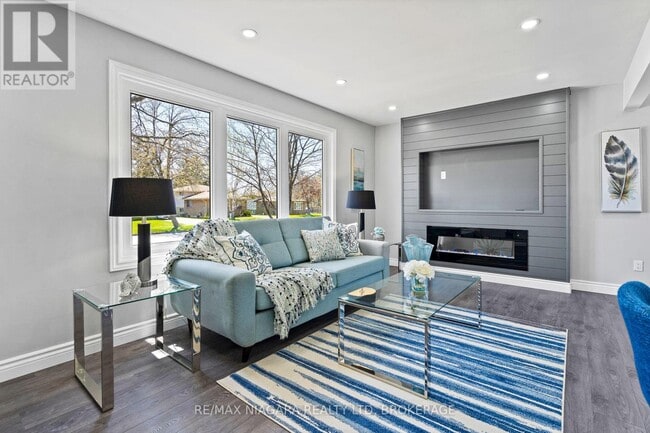 Building Photo - 8235 Paddock Trail Dr