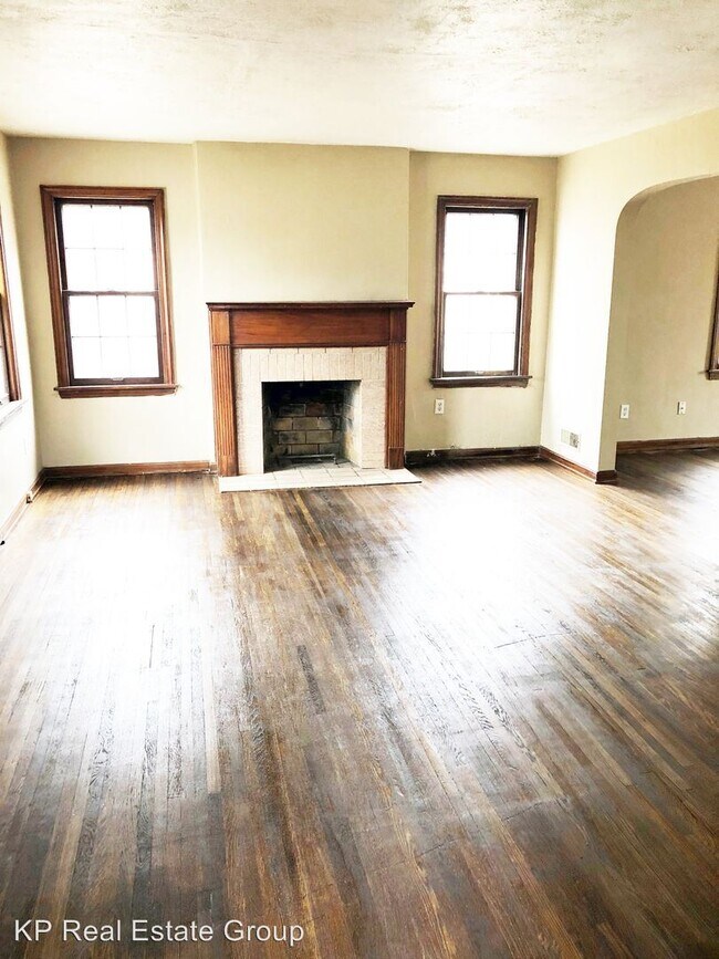 Building Photo - 3 br, 1 bath House - 1453 E 24th Ave