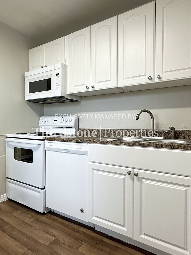 Building Photo - 2406 Lamee Ave, Jacksonville, FL 32207