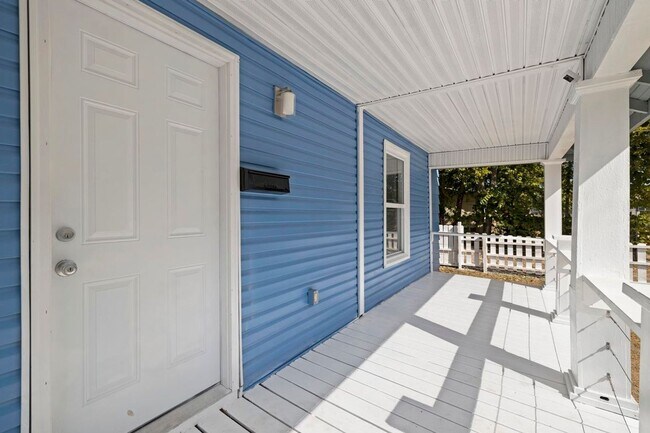 Foto del edificio - COMING SOON! Updated 2 Story Home in downtown Springfield