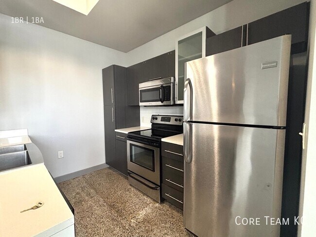 Foto del edificio - 306 E 12th St