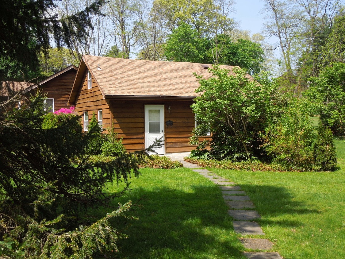 1 Chicken Valley Rd, Glen Head, NY 11545 House Rental in Glen Head