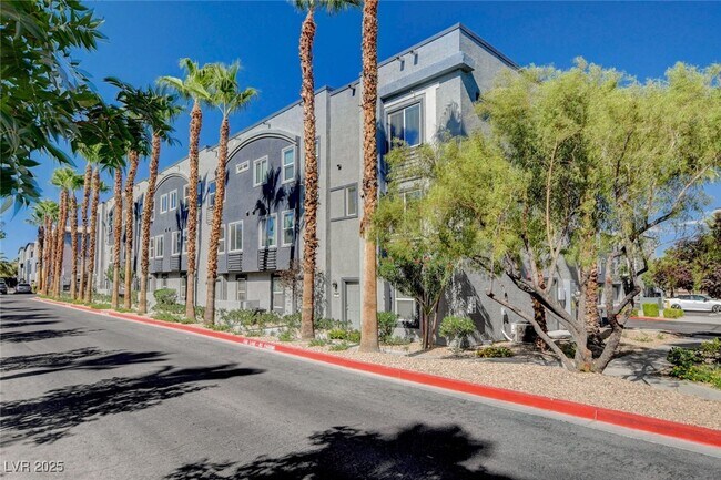 Building Photo - 9050 W Tropicana Ave