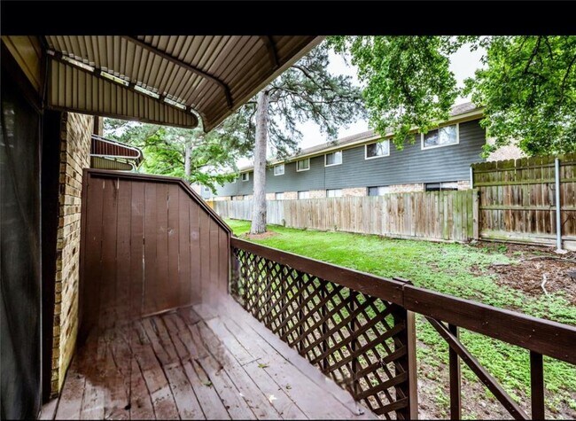 Foto del edificio - 2521 Crosstimbers St