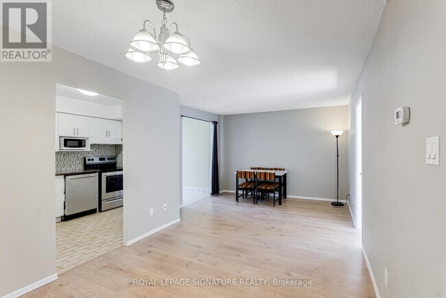 Photo du bâtiment - 5795-5795 Yonge St