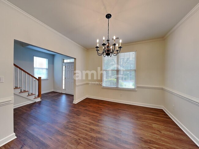 Building Photo - 19818 Madison Village Dr