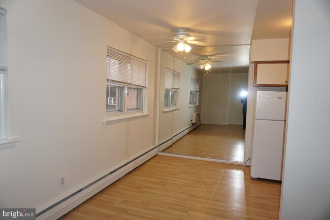Foto del edificio - 335 E Lancaster Ave