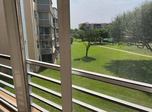 Building Photo - 5301 NW 2nd Ave