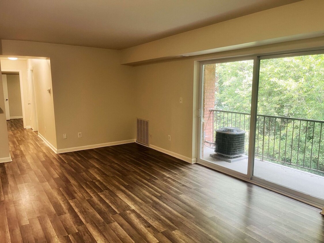 Foto principal - 2 Bed 1 Bath SE DC